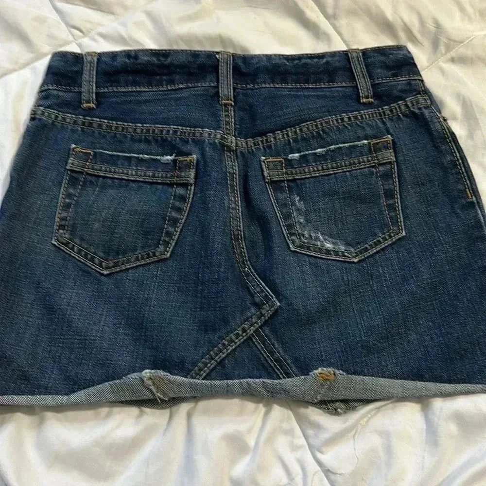 Gap denim mini jean skirt size 1 distressed